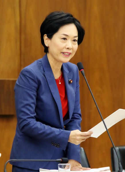 質問する畑野君枝議員＝２日、衆院文科委（写真；赤旗提供）